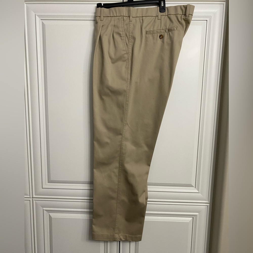 EUC MEN’S DENVER HAYES CLASSIC FIT KHAKIS 40x30